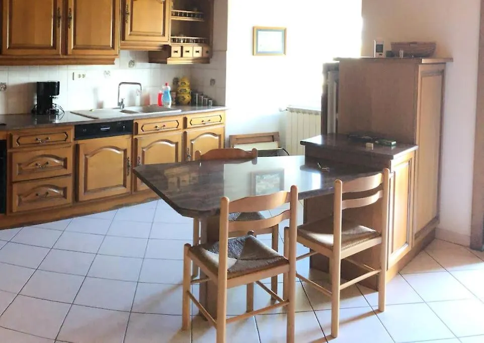 La Maison Des Hirondelles Cussac  Holiday home Cussac (Cantal)